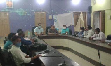 उपखंड अधिकारी  ने  ग्राम विकास अधिकारियों के साथ की कोविड समीक्षा बैठक