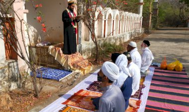 नवनियुक्त ईमाम शहर क़ाज़ी बूंदी मुफ्ती नदीम अख़्तर सका़फी ने कराई ईद की नमाज अदा