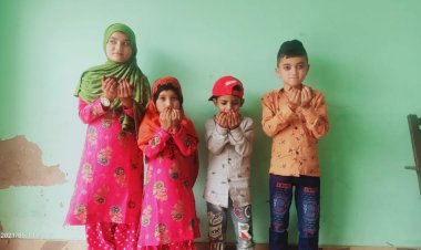 मुस्लिम समुदाय ने कोरोना महामारी की वजह से घर पर अदा की ईद की नमाज