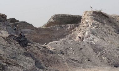 लॉकडाउन में स्थानीय पुलिस व प्रशासन को ठेंगा दिखाकर खनन माफिया खुलेआम कर रहे अवैध खनन