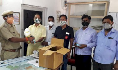 नगरपालिका की ओर से कोरोना वाॅरियर्स को उपलब्ध कराए मास्क व सेनेटाइजर