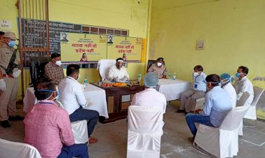 विधायक जोगेंद्र अवाना ने ली चिकित्सकों की बैठक