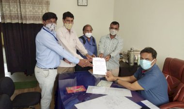 जिला कलेक्टर के द्वारा ग्राम विकास अधिकारी को थप्पड़ मारने की घटना के विरोध में ग्राम विकास अधिकारी संघ ने एसडीएम को सौंपा ज्ञापन