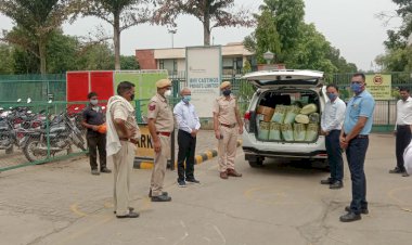 कोरोना योद्धाओं एवं जरूरतमंद लोगों के लिए औद्योगिक भामाशाहों ने भेंट किए मास्क व सेनेटाइजर