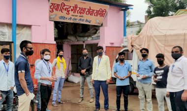 जन्मदिन पर गौसेवा कर गरीब परिवारों को राशन सामग्री की वितरित