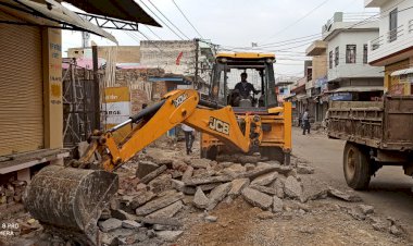 ढाई वर्ष पूर्व स्वीकृत चालीस फुटा रोड के नवीनीकरण का कार्य शुरू