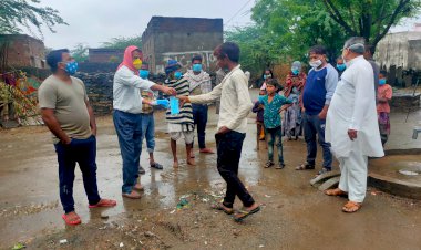 अनोखी पहल 57 वे जन्म दिन पर गांव में बाटे मास्क