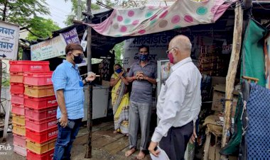 तीन दुकानों पर कार्यवाही करते हुए रसद विभाग ने 11000 रुपये के काटे चालान