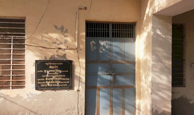 पशु चिकित्सालय बंद होने से पशुपालक परेशान