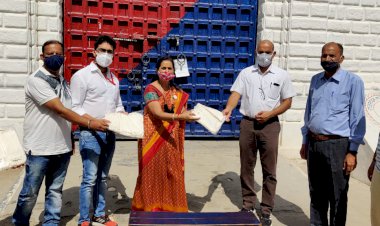 राजीव गांधी की पुण्य तिथि पर माल्यार्पण कर  किया जरूरत मन्दो को मास्क, भोजन व घास का वितरण