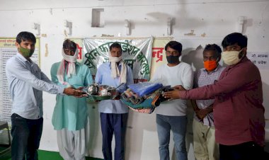 ग्राम झारौठी के अग्नि पीडित परिवार को राहत सामग्री वितरण