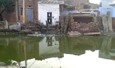 पालिकाध्यक्ष में दो पंपसेट लगवा कर मोरी मोहल्ला से बरसात का पानी निकालने का कार्य कराया शुरू