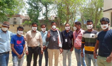 पालिका अध्यक्ष ने टीकाकरण शिविर लगा पार्षदों को टीके लगवाए