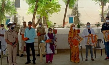 बहरोड़ थाना प्रभारी ए़ंव सैक्टर मैडीकल टीम का किया सम्मान