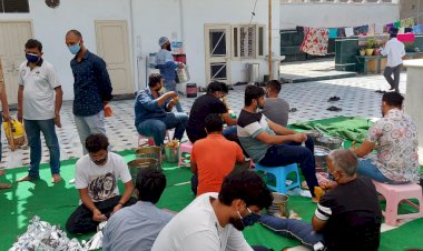 गुरुद्वारा साहिब द्वारा जरूरतमंदों को निशुल्क भोजन  पैकेट किए जा रहे वितरित, भाजपा जिलाध्यक्ष लादूलाल तेली ने की भरपूर सराहना