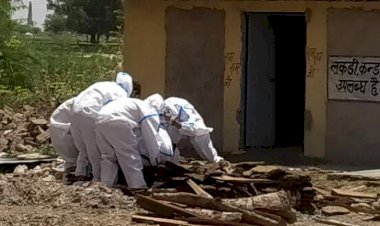 काेराेना से अध्यापक की माैत, सरपंच ने कराया पीपीई पहनकर किया अंतिम संस्कार