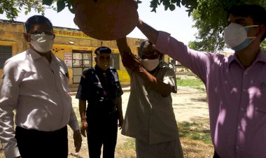 कठूमर ब्लाॅक मे पंछियों के लिए लगाये परीडे, उपखण्ड प्रशासन ने किया योगदान