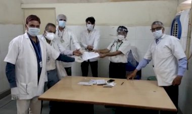 लैब टेक्नीशियन रेडियोग्राफर लोगों ने उप जिला अस्पताल प्रभारी को सौंपा ज्ञापन