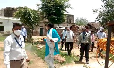 थानागाजी के ग्राम पंचायत गढ़ बसई में ग्रामीण क्षेत्र में किया गया सैनिटाइजर का छिड़काव