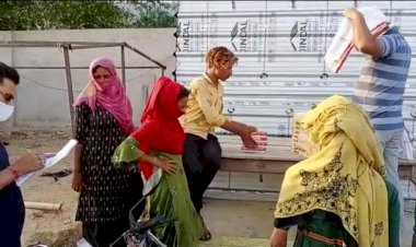 नपा प्रशासन द्वारा गरीबो को दिया जा रहा निःशुल्क भोजन