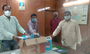 अलवर जिला ब्राह्मण महासभा की ओर से विद्युत विभाग कार्मिको को मास्क एवं सैनिटाइजर का किया वितरण