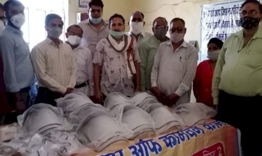 समाजसेवी संस्था ने जुरहरा हॉस्पिटल में ऑक्सीजन मास्क व फेसशील्ड करवाई उपलब्ध