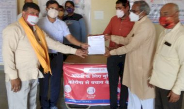 व्यापार महासंघ ने व्यवसायिक गतिविधियां शुरू कराने के लिए मुख्यमंत्री के नाम एसडीएम को सौपा ज्ञापन