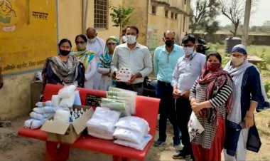 संतोष देवी चैरिटेबल ट्रस्ट द्वारा भेंट की गई सीमेंट की कुर्सियां