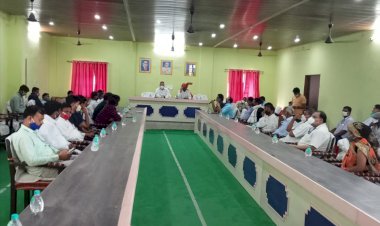 पंचायत समिति व नगरपालिका मंडल की अलग अलग हुई बैठकों में कोविड से निपटने के उपायों पर चर्चा