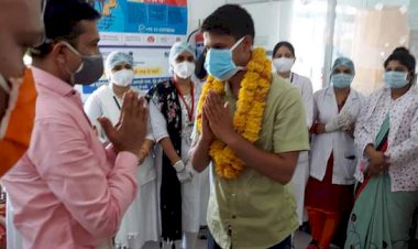 तिलक नगर चिकित्सालय में स्वास्थ्य कर्मियों का किया सम्मान