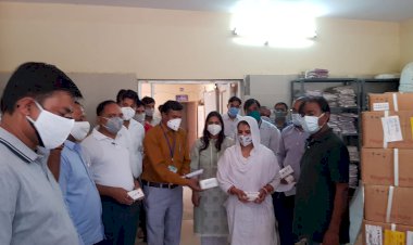 रामगढ़ विधानसभा की ऊंटवाल, बाम्बोली और बगडमेव सीएचसी के लिए पूर्व विधायक जुबेर खान ने भामाशाह के  सहयोग से ऑक्सीजन कंसंट्रेटर ,ऑक्सीमीटर ,पीपीई किट सहित आवश्यक उपकरण उपलब्ध करवाए