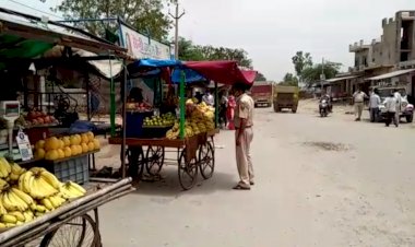 कोरोना गाइडलाइन की पालना नहीं करने वाले फल सब्जी विक्रेता एवं दुकानदारों के काटे चालान