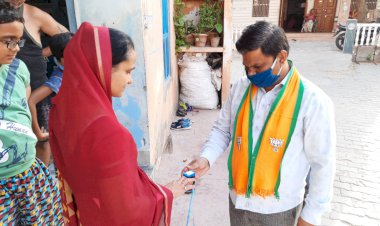 सेवा सप्ताह के तहत आमजन का जांचा स्वास्थ्य