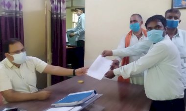 कचरा प्रबंधन की भूमि आवंटन नहीं करने को लेकर दिया ज्ञापन