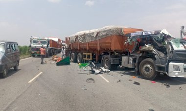 ट्रेलर ने मारी आगे चलते कंटेनर को टक्कर, एक की हालत गंभीर