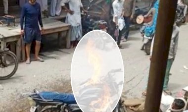 बाइक में अचानक लगी आग,  बड़ा हादसा टला