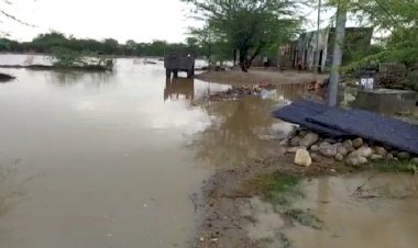 तेज बारिश के कारण नेनपुरिया गाडोलिया बस्ती का रास्ता हुआ जाम