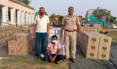आबकारी पुलिस की कार्यवाही भूसी के कट्टों के नीचे छुपी 10 लाख की शराब पकड़ी, ट्रक जप्त आरोपी गिरफ्तार