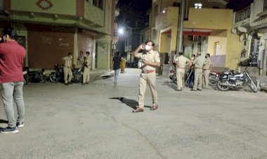 युवकों ने की बालिका से छेड़छाड़, माहौल गरमाया