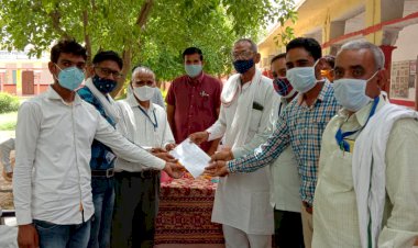 शिक्षकों ने सकट सीएचसी के विकास के लिए 93000 रुपए की राशि की भेंट