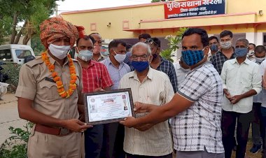 जांगिड़ ब्राह्मण समाज ने किया मां बेटी को बचाने वाले जाँबाज पुलिसकर्मी का सम्मान