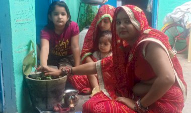 महिलाओं ने पति की दीर्घायु रखा वट सावित्री व्रत
