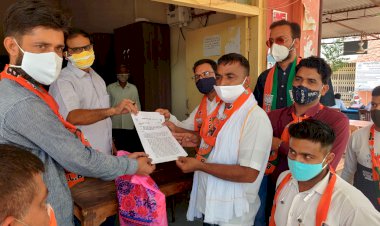 जयपुर ग्रेटर महापौर सौम्या गुर्जर के निलंबन पर राज्यपाल के नाम उपखंड अधिकारी को सौंपा ज्ञापन