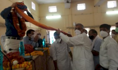 खंडेला विकास अधिकारी आर्य को दी गई विदाई