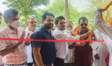 शाकंभरी रोड पर देविका फैशनस का हुआ उद्घाटन