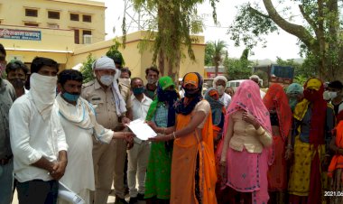 अवैध शराब की ब्रांच हटवाने की मांग, पुलिस अधीक्षक को सौपा ज्ञापन