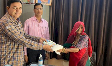 खरीब फसल हेतु निशुल्क मिनी किट वितरित