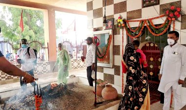 सीहाली की बणी में स्थित बाबा कुंदनदास के दर पर भक्तो ने झुकाया शीश, प्रसाद चढ़ाकर मांगी मन की मुरादें