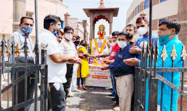 भारतीय सिंधु सभा द्वारा सिन्धुपति महाराजा दाहिरसेन बलिदान दिवस पर दी पुष्पांजलि
