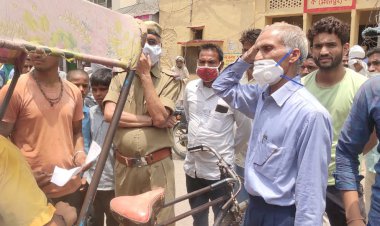 विभिन्न समस्याओं को लेकर साधु संत और किन्नरों ने किया धरना प्रदर्शन, प्रशासन ने की समझाइश